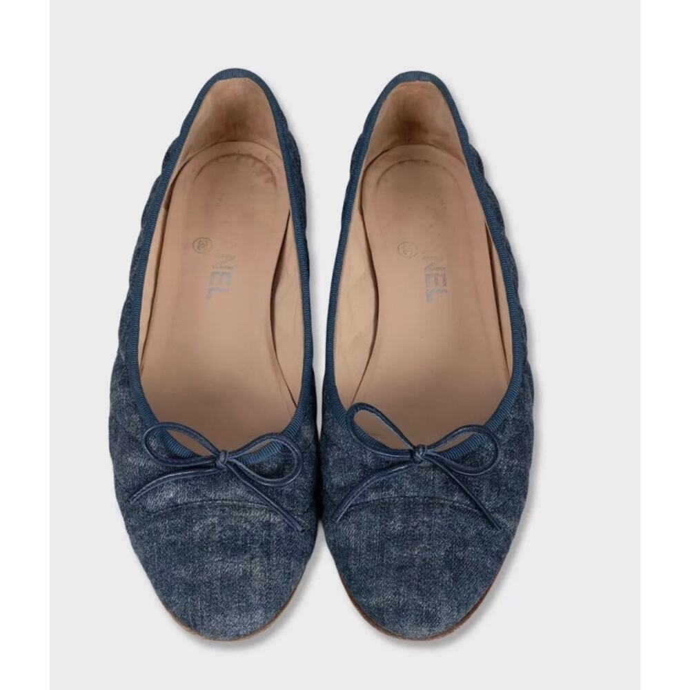 CHANEL Navy Quilted Denim Ballet Flat with Bow Trim - Picture 2 of 7